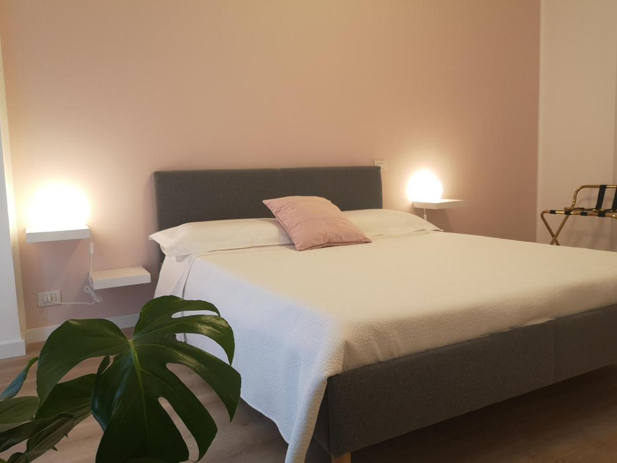So Fine Petruzzelli Flat Apartment บารี ภายนอก รูปภาพ