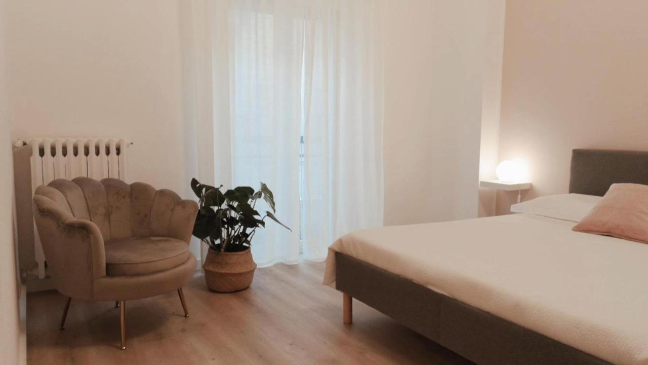 So Fine Petruzzelli Flat Apartment บารี ภายนอก รูปภาพ